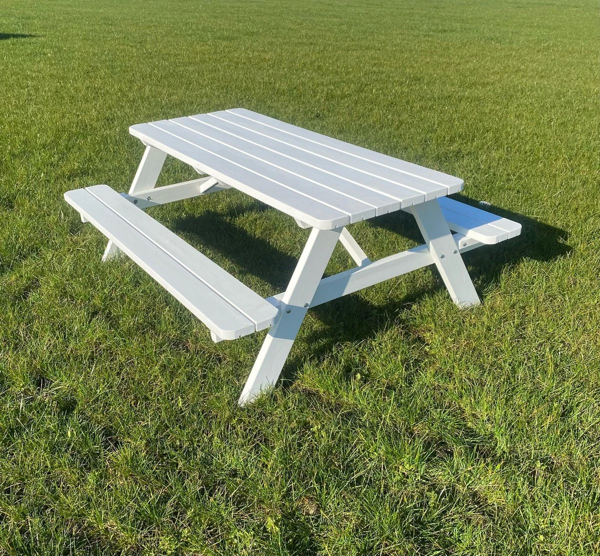 Goedkopepicknicktafels.nl | Witte XL Picknicktafel | Tuintafel 6 Persoons | Wit Gespoten Gedroogd Grenen Hout! 7 Goedkopepicknicktafels.nl | Witte XL Picknicktafel | Tuintafel 6 Persoons | Wit Gespoten Gedroogd Grenen Hout! - Afbeelding 7