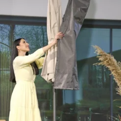 Weersbestendige Parasolhoes - Rond & Vierkant - Max. 3 X 3 M - Grijs / Antraciet - Stokparasol -Tuin Vrienden Verkoopwinkel 581x1200