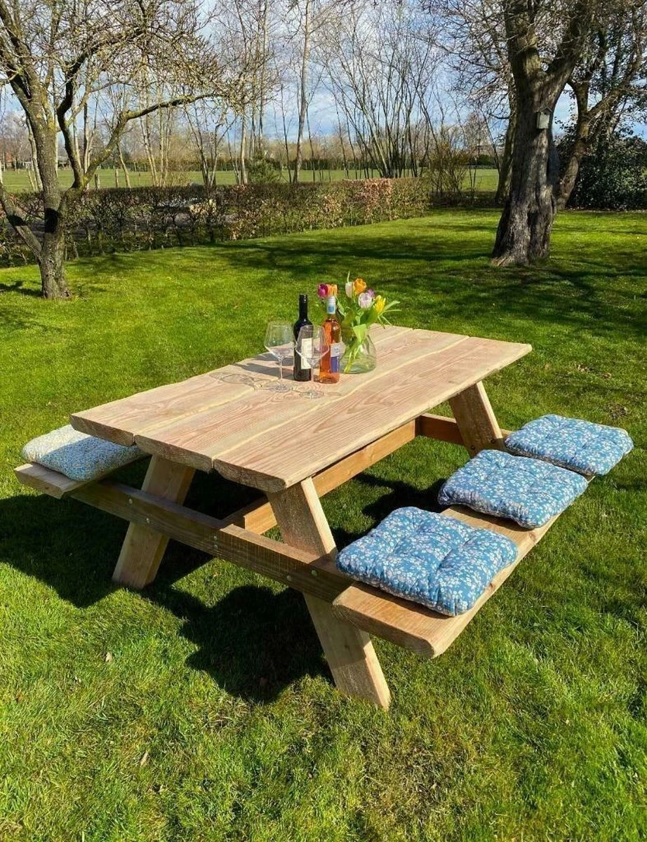 Robuuste Picknicktafel Van Douglashout. Duurzaam En Modern. Lengte 2,40 Meter 3 Robuuste Picknicktafel Van Douglashout. Duurzaam En Modern. Lengte 2,40 Meter - Afbeelding 3