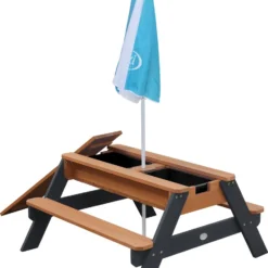 AXI Nick Zand & Water Picknicktafel In Antraciet/Bruin - Parasol Blauw/Wit - Picknick Tafel Voor Kinderen Van Hout -Tuin Vrienden Verkoopwinkel 930x1200